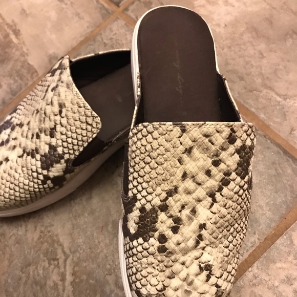 Snakeskin pattern love and legend mule sneakers. - Picture 2 of 5